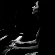 Profesora de pianoforte, música, con experiencia hace 8 años en conservatorio y universidad